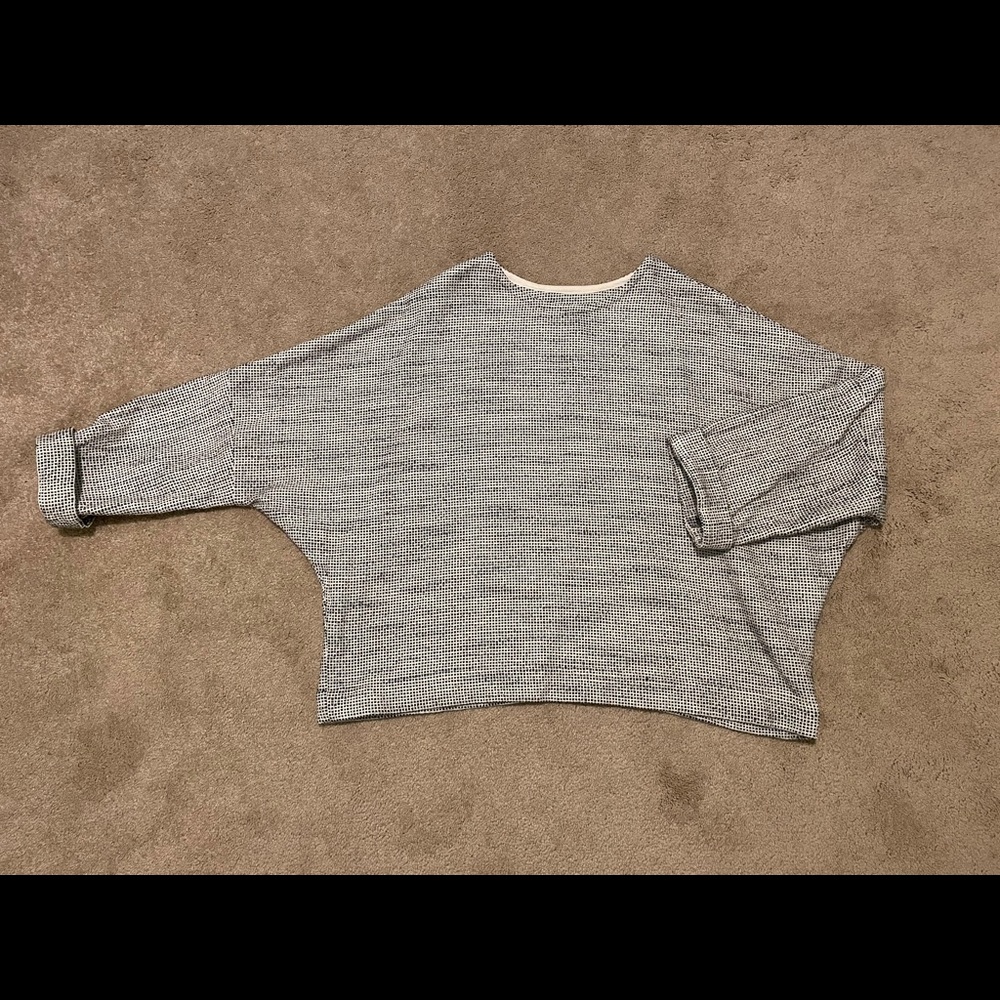 Jamie + The Jones black and white t sweater